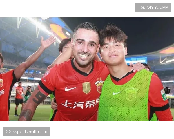 上海海港近阶段联赛表现稳健，关键场次掌控力提升，保持积分榜领先态势。