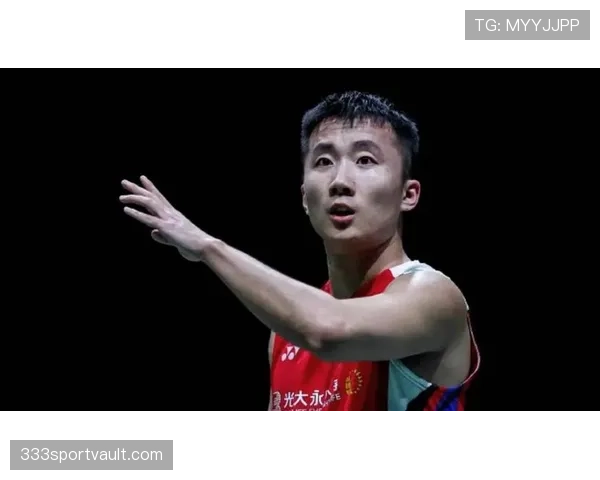 陆光祖今天又换项链了?这奢侈劲儿,感觉不输明星豪宅派对啊!